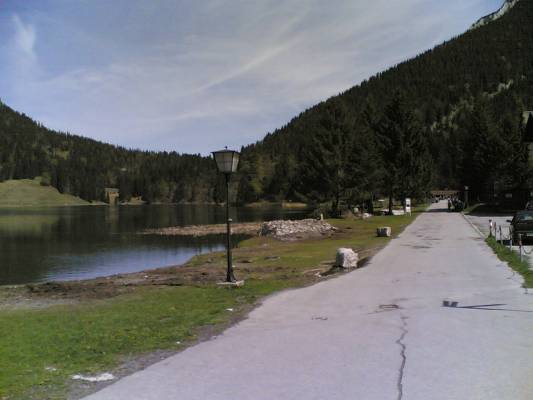 Weg am See entlang zur MCK2006